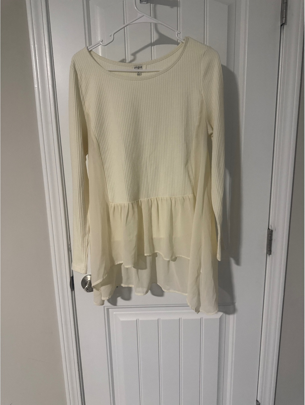 Umgee USA Cream Long Sleeve Peplum Top Size Small